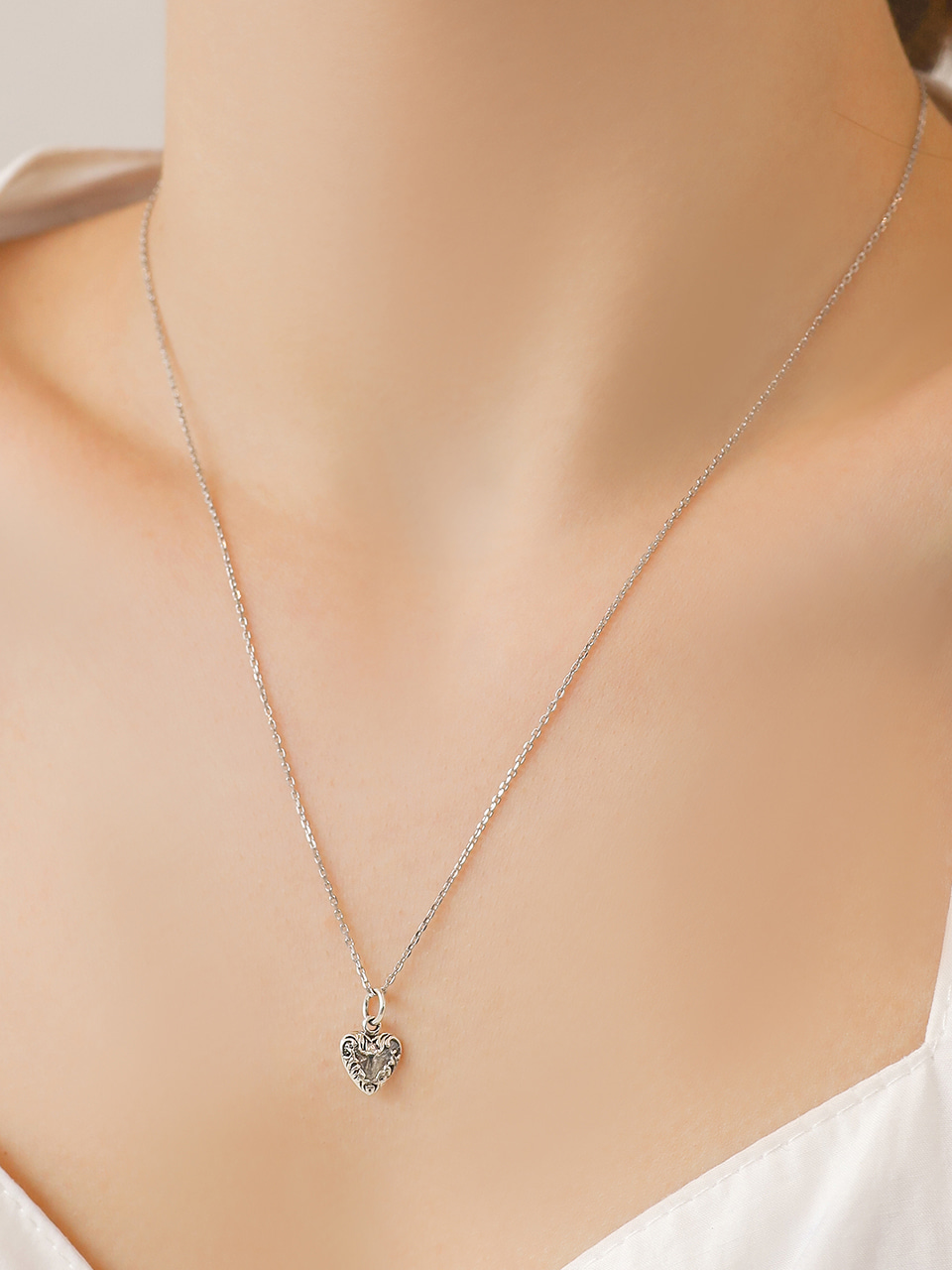 [프로미스나인 채영 착용] antique heart necklace