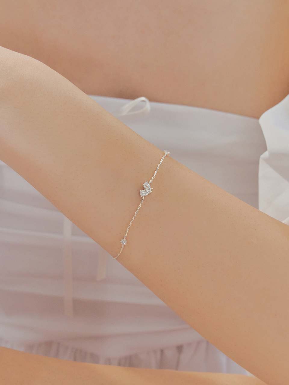 [김지은 착용] pixie ribbon cubic bracelet