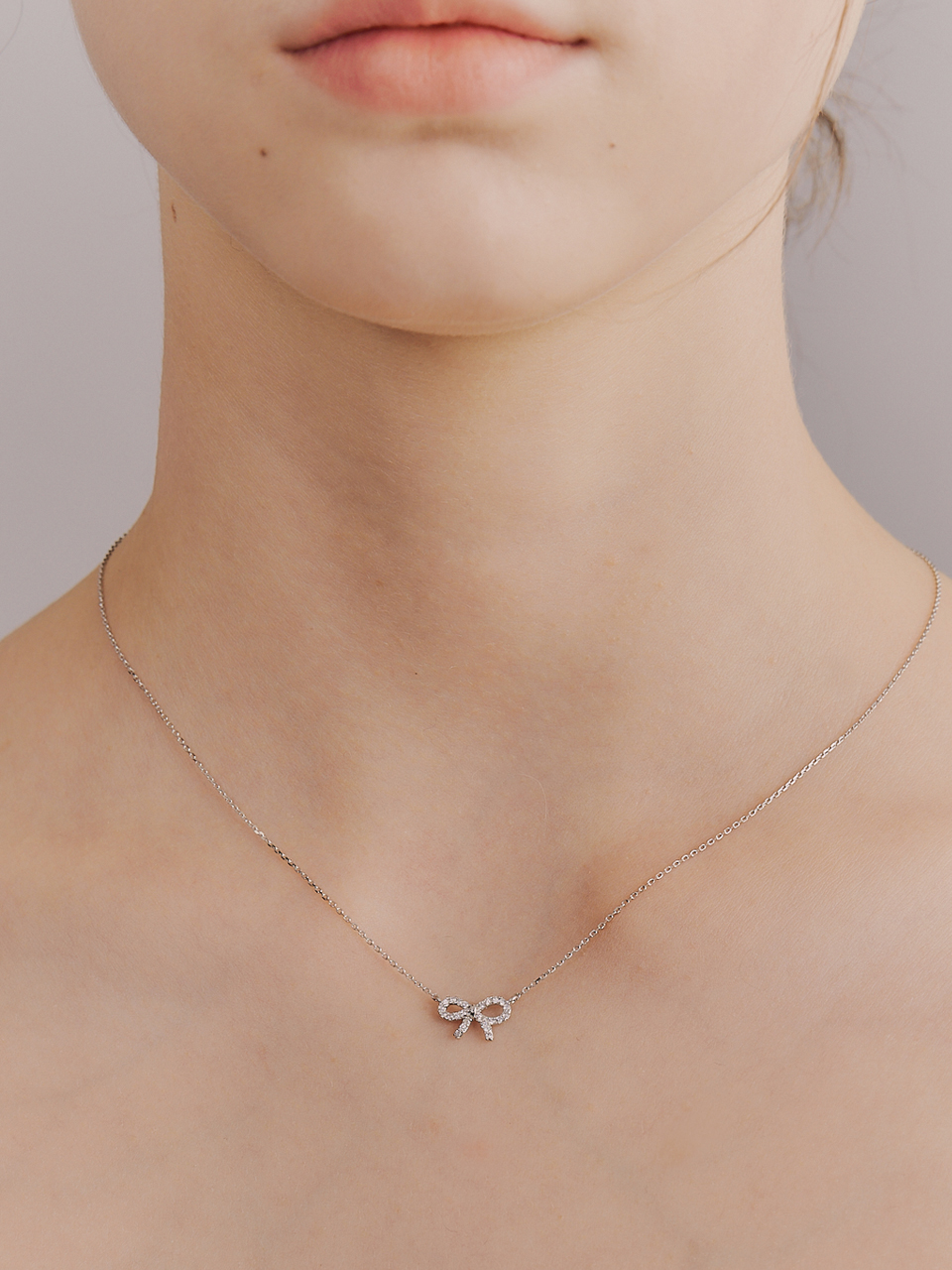 [에이핑크 보미 착용] tiny ribbon cubic necklace