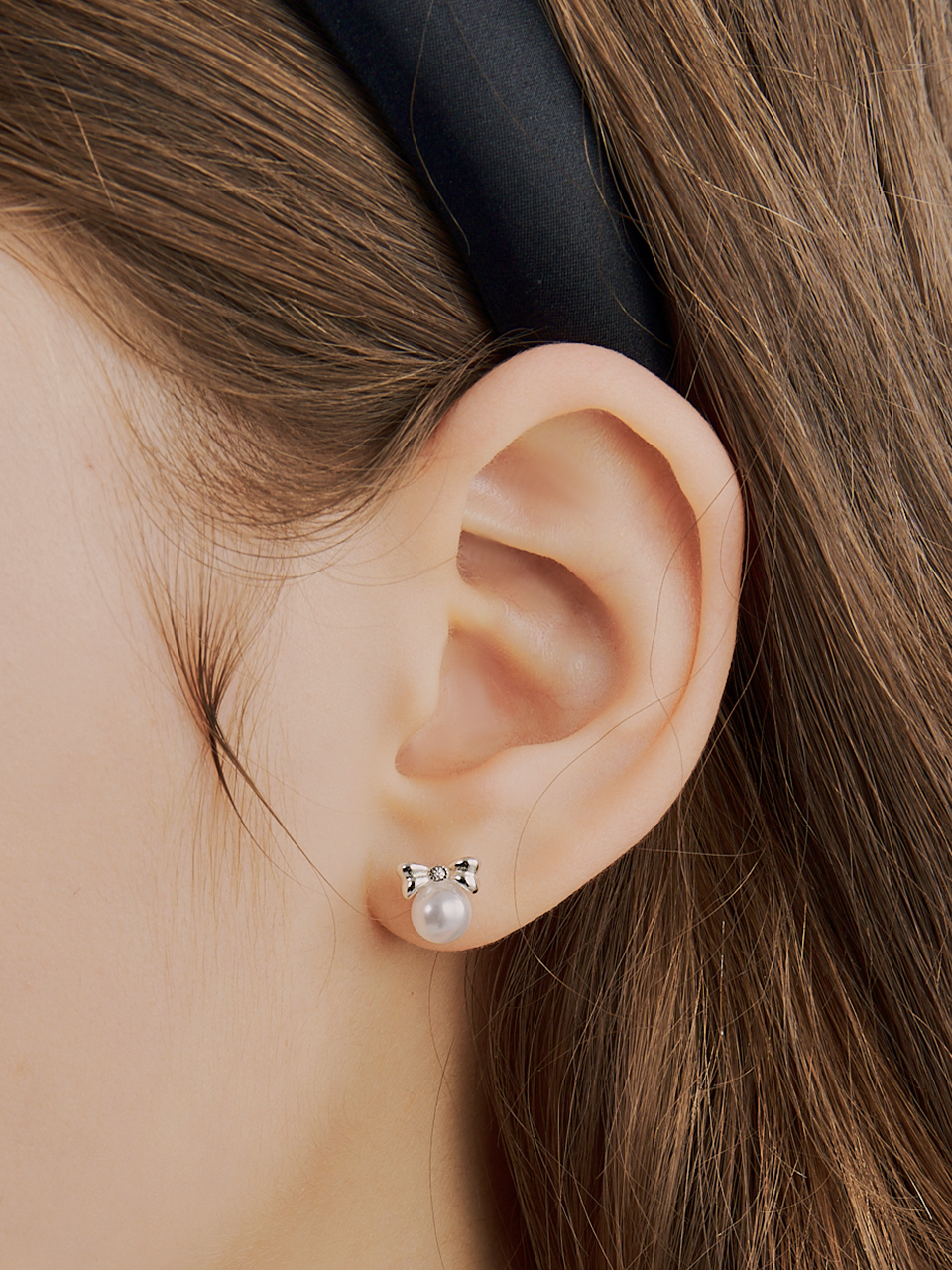 [단독] [에이핑크 보미 착용] dainty ribbon pearl earring