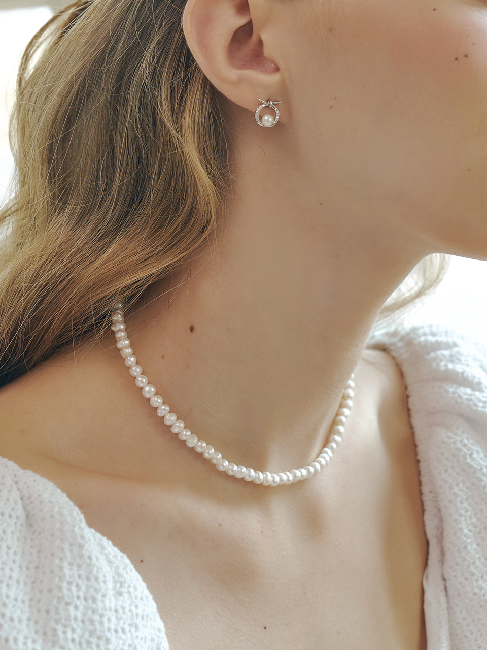 alina pearl necklace