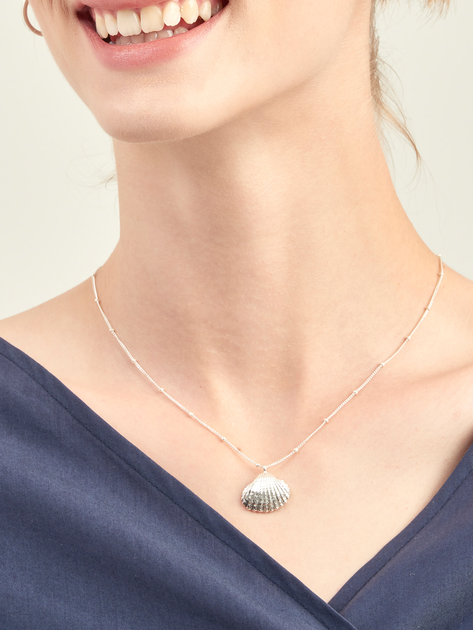 [공효진 김혜윤 김민정 착용] mini shell necklace