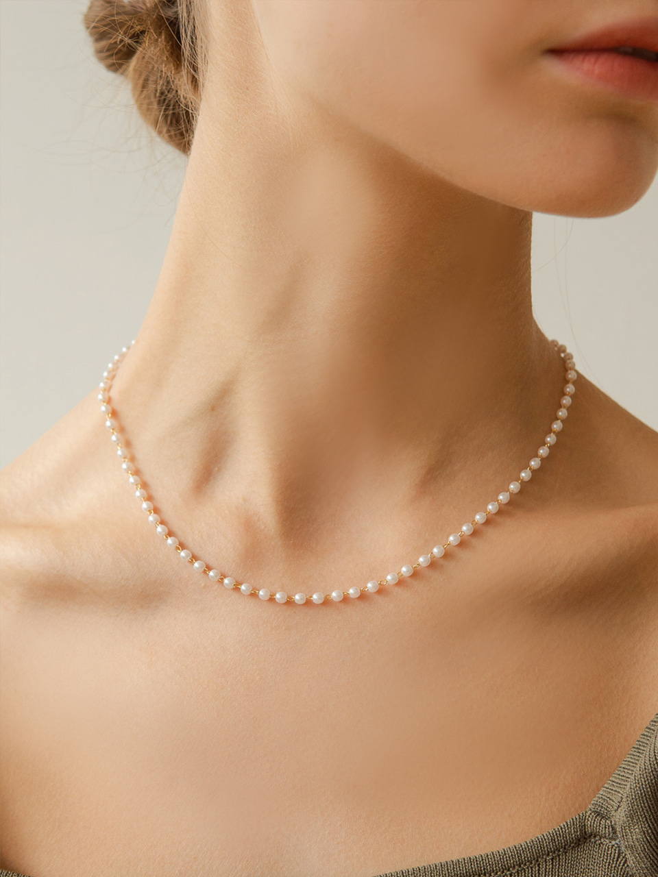 simple pearl line necklace