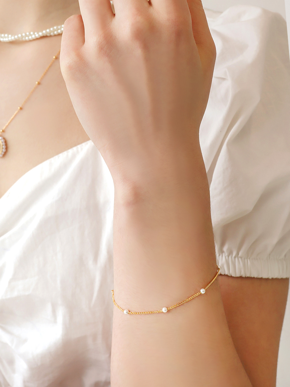 petit pearl bracelet