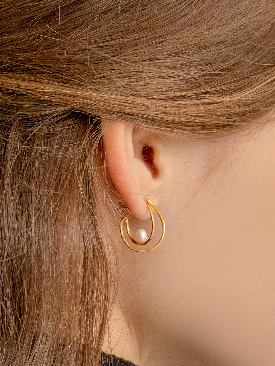 riona pearl earring