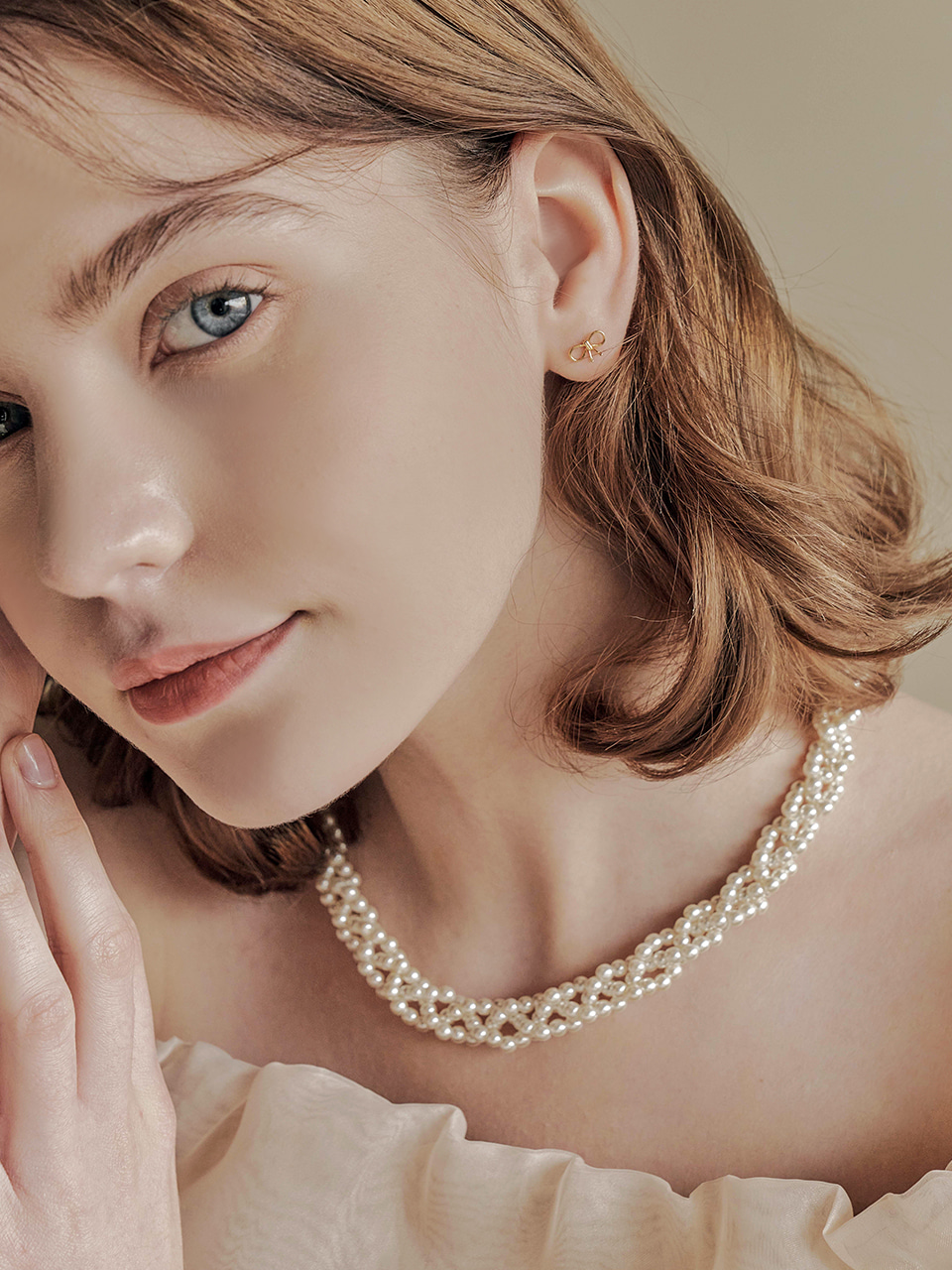 laia pearl necklace