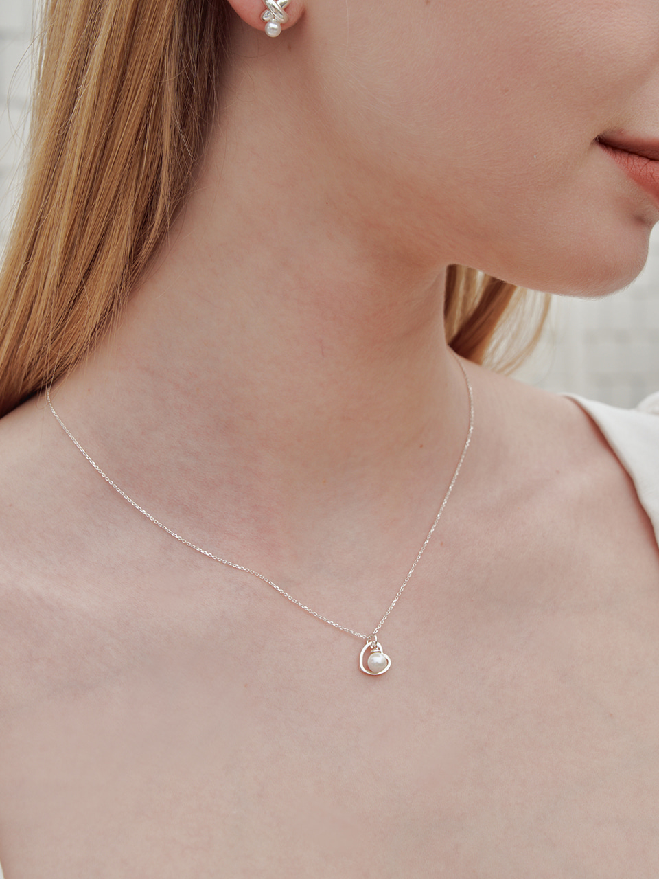 [정예인 착용] pearly heart necklace