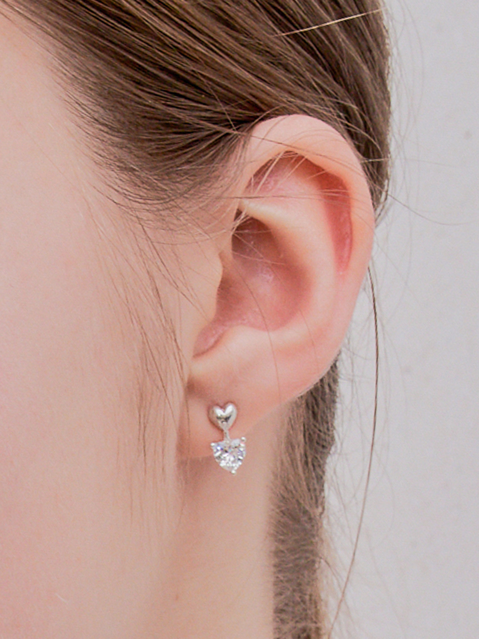 [단독] [오마이걸 아린 착용] mate heart cubic earring